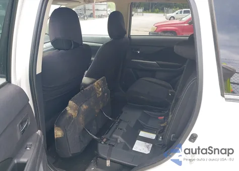 2016 Mitsubishi Outlander Es z USA, uszkodzony, nr VIN JA4AD2A3XGZ039630